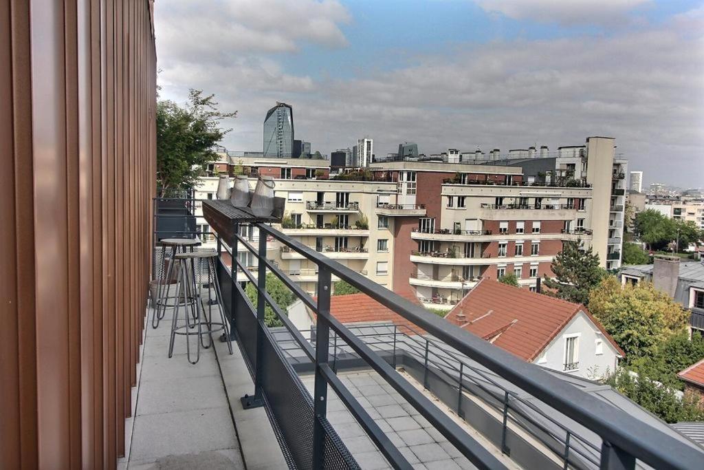 Apartamento Le Toit Du Montvalerien Suresnes Exterior foto